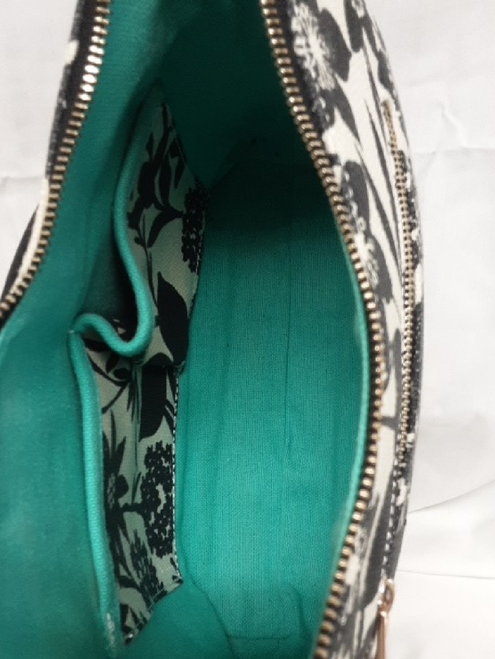 Spartina 449 Black and Off White Floral Crossbody with Red Tag - Picture 5 of 6